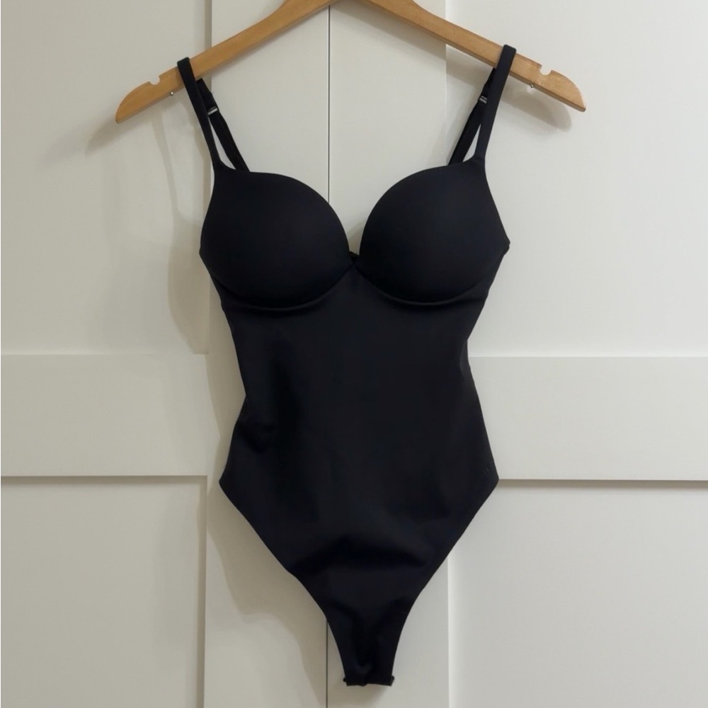NWT Skims Ultimate Body Push-Up
Thong Bodysuit XXS